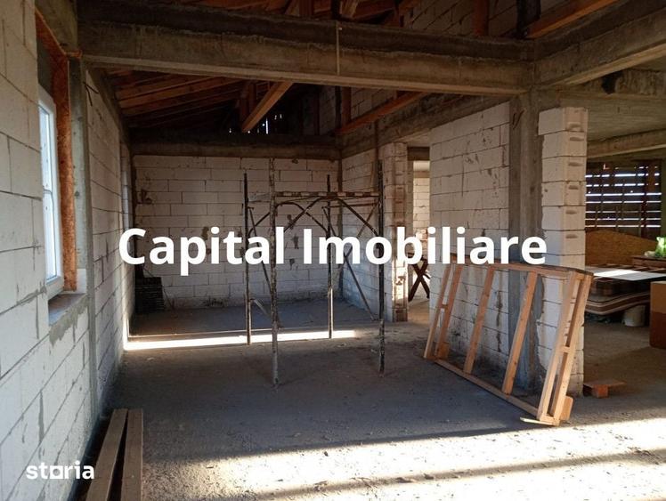 Casă cu 6 camere cu Teren 896 Mp în Independența