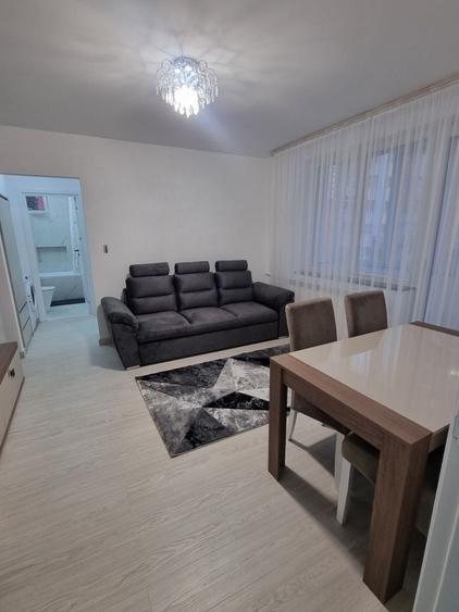 Apartament cu 2 camere decomandat în Exterior Vest