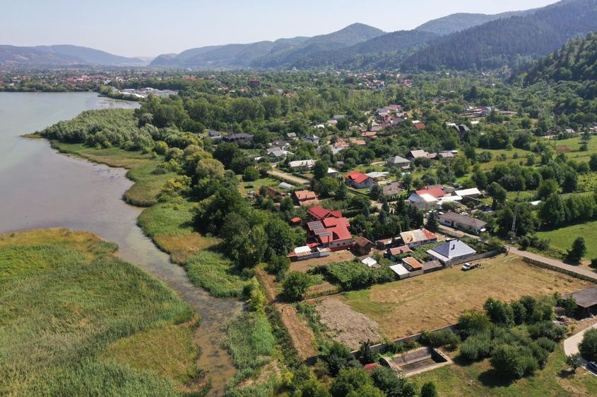 Teren Construcții intravilan de 2587 mp, în Pângărați