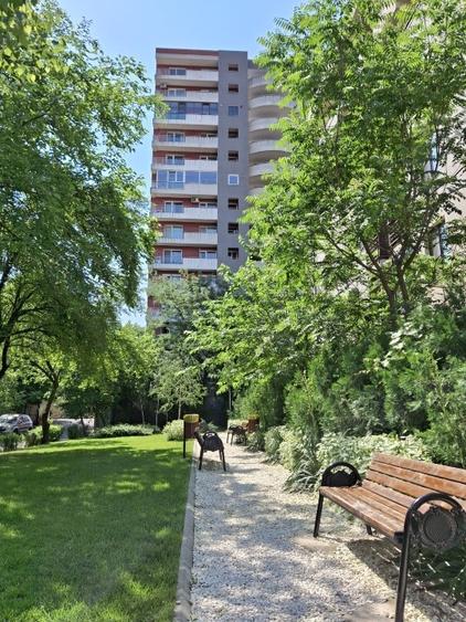 Apartament cu 3 camere decomandat, mobilat în Bucureștii Noi