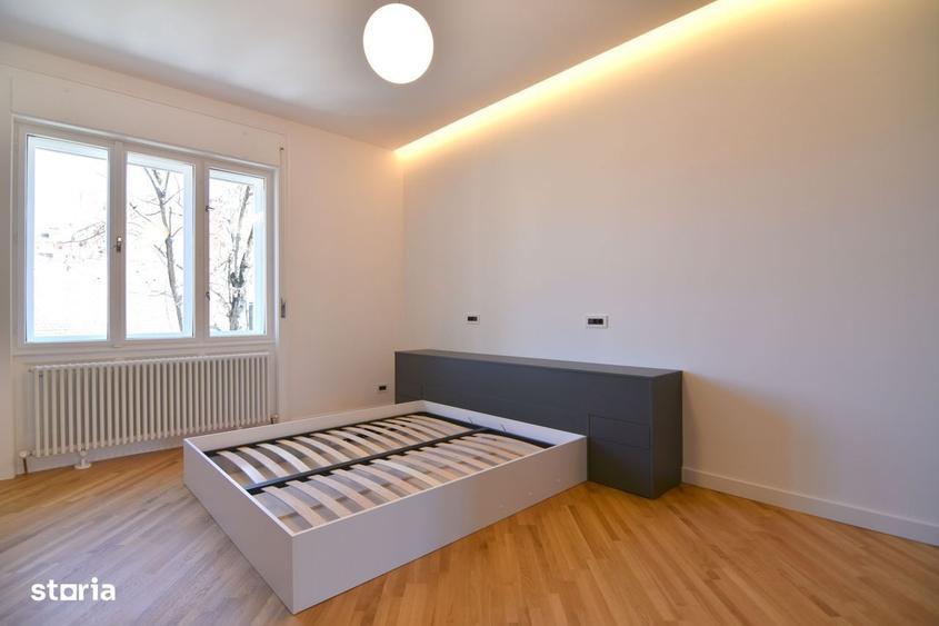 Apartament cu 3 camere decomandat în Neptun