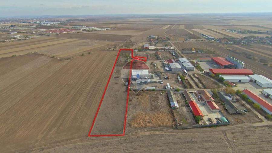 Casă individuală cu 5 camere cu Teren 12500 Mp în Tărian