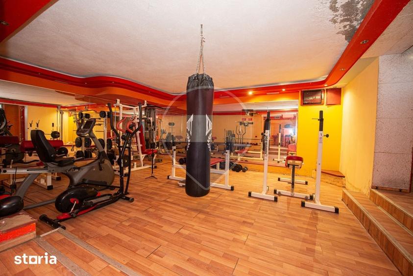 Casă cu 9 camere cu Teren 1200 Mp în Cornetu