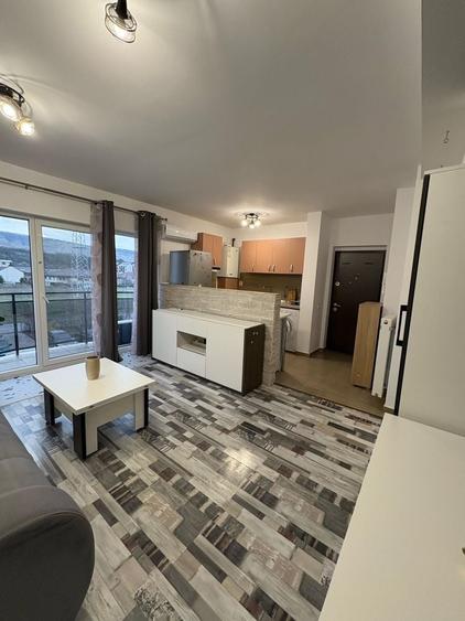 Apartament cu 2 camere semidecomandat în Florești