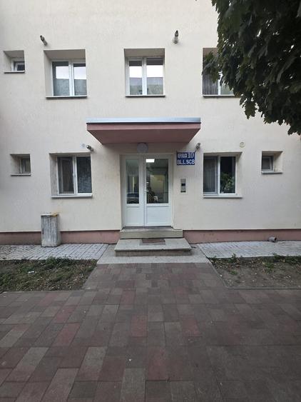 Apartament cu 4 camere nedecomandat în Central