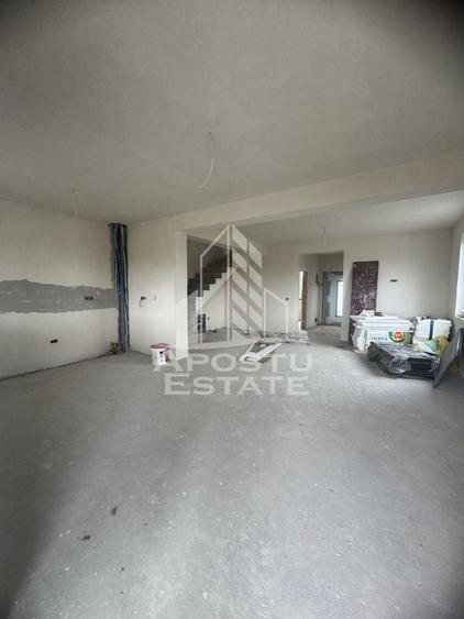 Duplex cu 4 camere cu Canalizare în Urseni