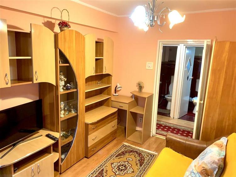 RECO Apartament 3 camere de inchiriat , 66 mp, parter, Bulevardul Decebal aproap - 4