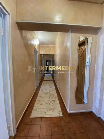 Apartament cu 3 camere decomandat, mobilat în Cetate