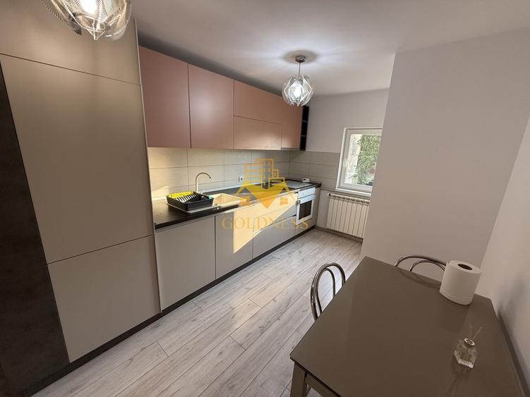 Apartament cu 3 camere decomandat, mobilat în Zorilor