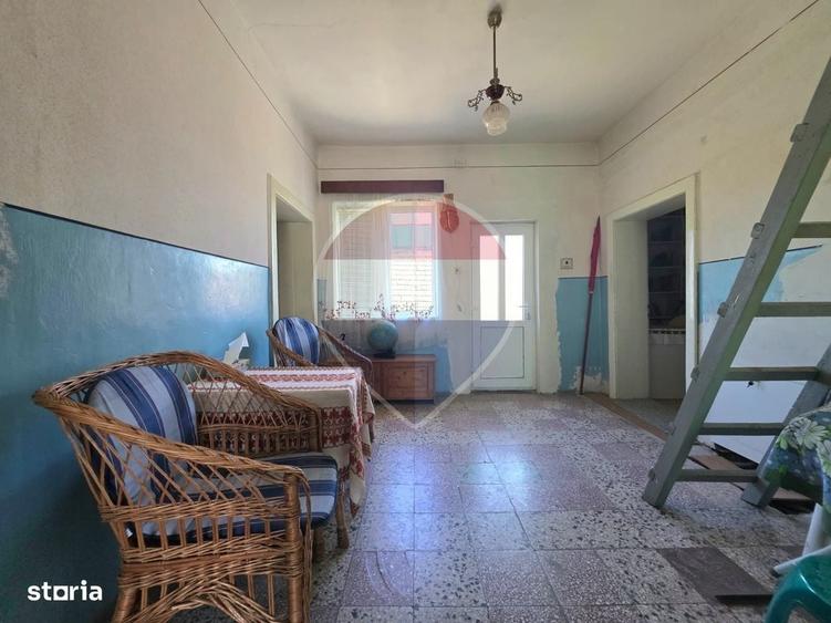 Casă cu 4 camere în Central