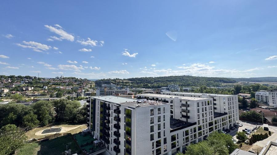 Apartament cu 3 camere semidecomandat, mobilat în Dâmbul Rotund