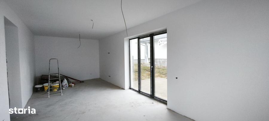 Casă cu 5 camere cu Teren 507 Mp în Corunca