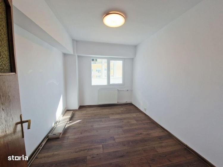 Apartament cu 3 camere decomandat în Vitan