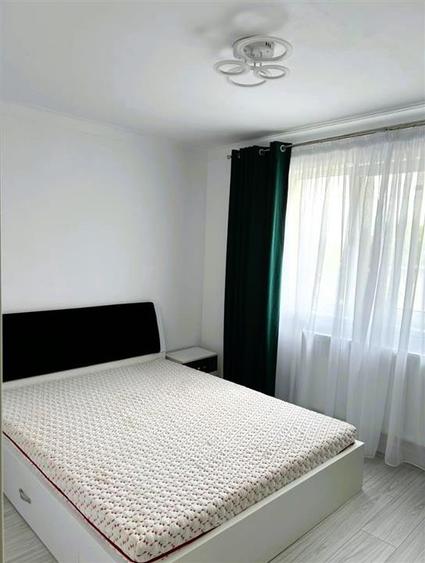 Apartament cu 2 camere semidecomandat, mobilat în Micro 3