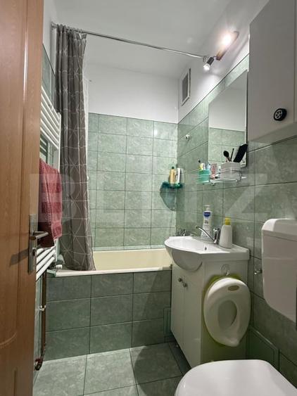 Apartament cu 2 camere semidecomandat în Griviței