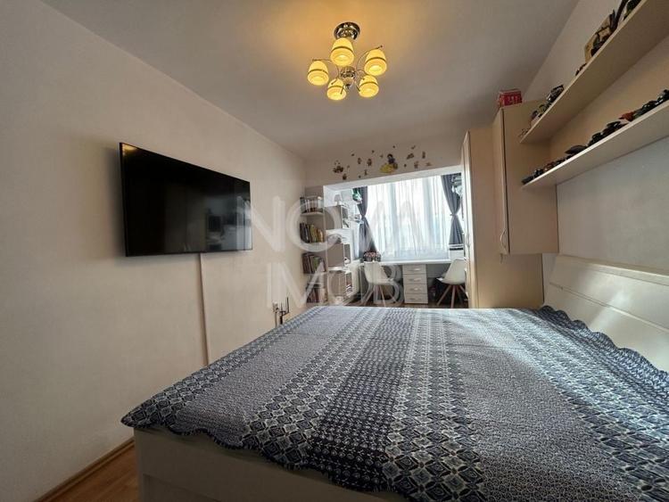 Apartament cu 3 camere semidecomandat în Turnișor