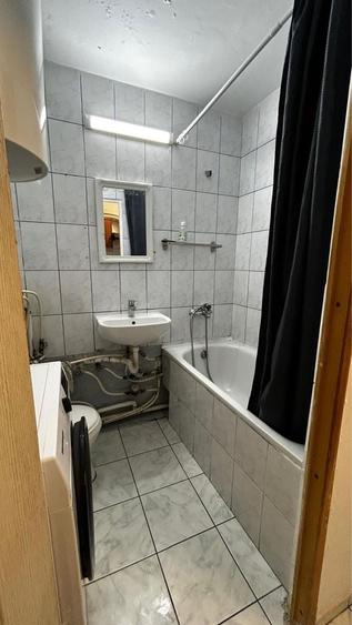 Garsonieră decomandată în Central