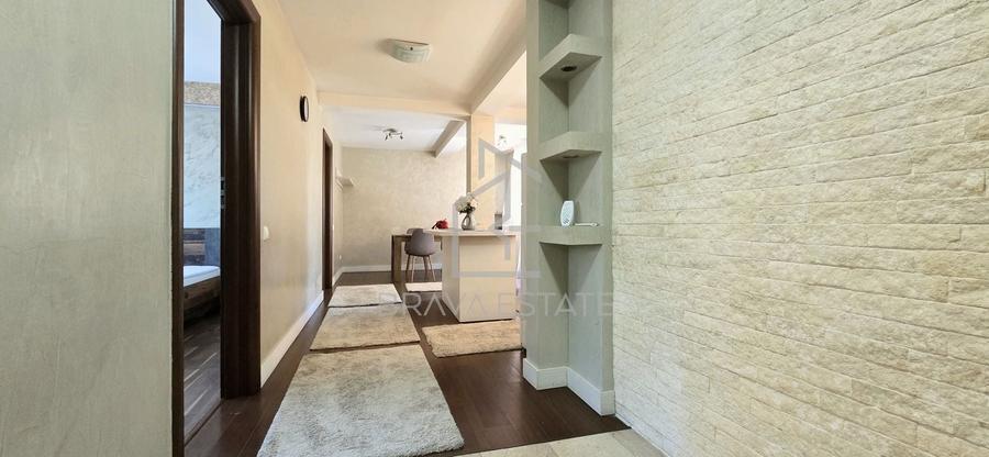 Apartament cu 3 camere semidecomandat, mobilat în Iris