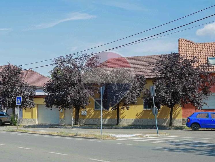 Casă cu 4 camere cu Teren 554 Mp în Central