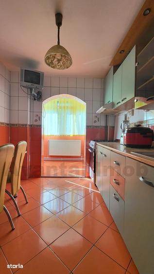 Apartament cu 3 camere în Crângași