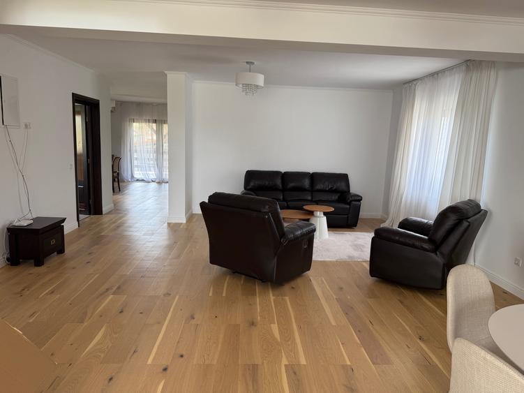 Casă cu 2 camere în Central
