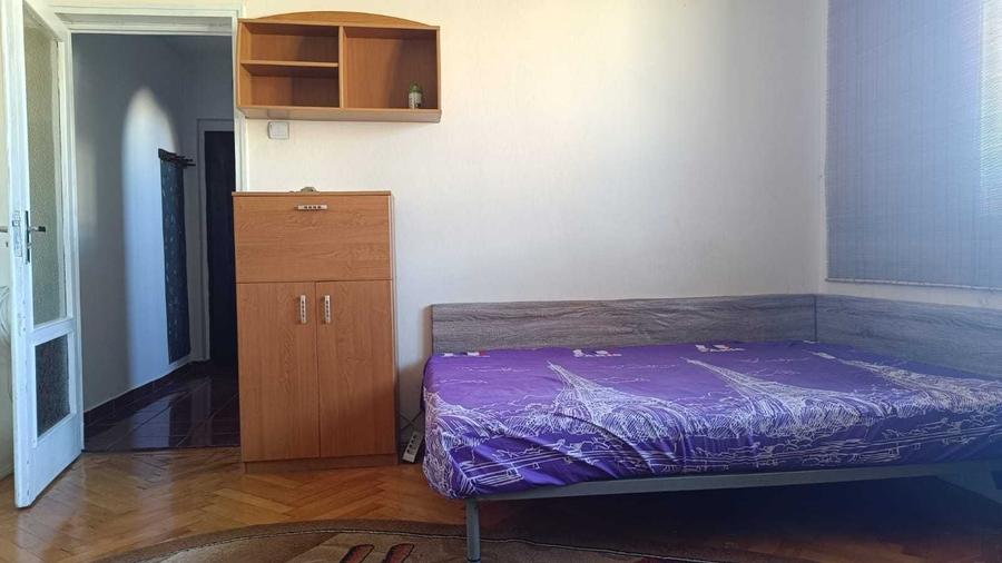 Apartament cu 3 camere decomandat în Basarab