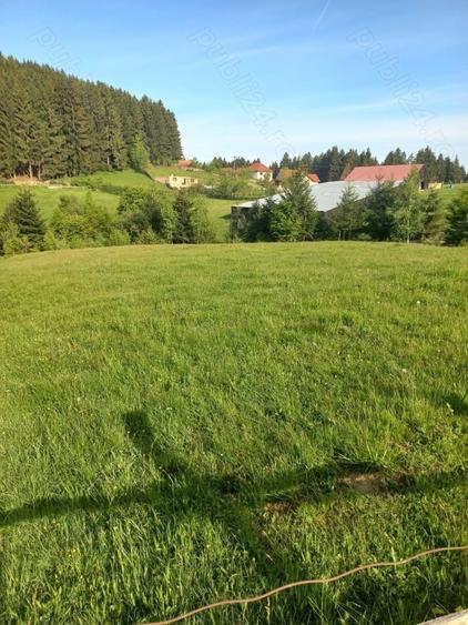 Teren de 2700 mp, în Poiana Sibiului