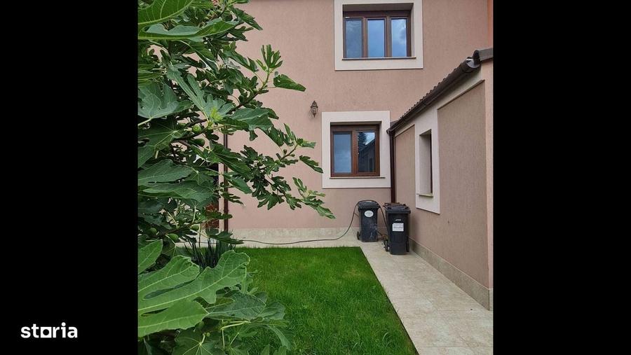 Casă cu 4 camere în Decebal