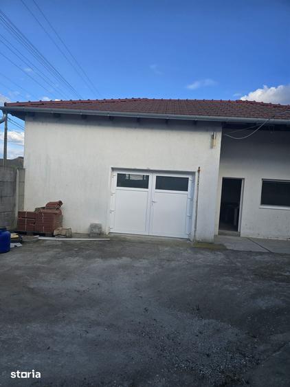 Casă cu 4 camere cu Teren 450 Mp în Botiz