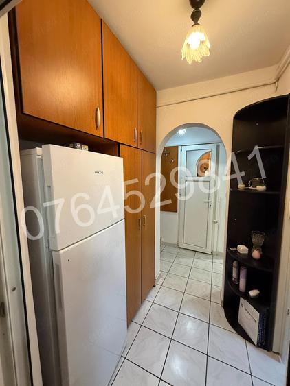 Apartament cu 2 camere decomandat în Lacul Tei
