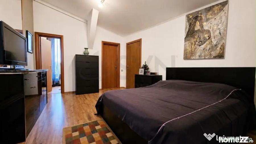Casă cu 5 camere cu Teren 482 Mp în Sisești