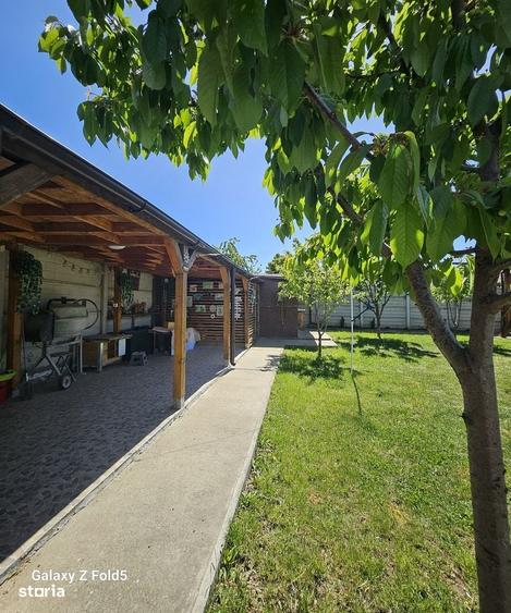 Casă cu 4 camere decomandat cu Teren 570 Mp în Sântandrei