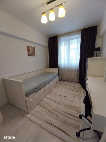Apartament cu 3 camere decomandat în Drumul Taberei
