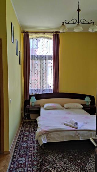Casă cu 4 camere cu Teren 500 Mp în Central