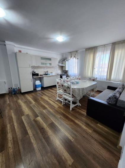 Apartament cu 2 camere semidecomandat, mobilat în Florești