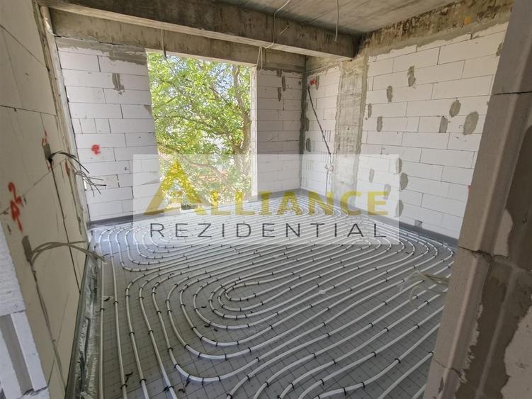 Casă individuală cu 5 camere cu Canalizare în Central