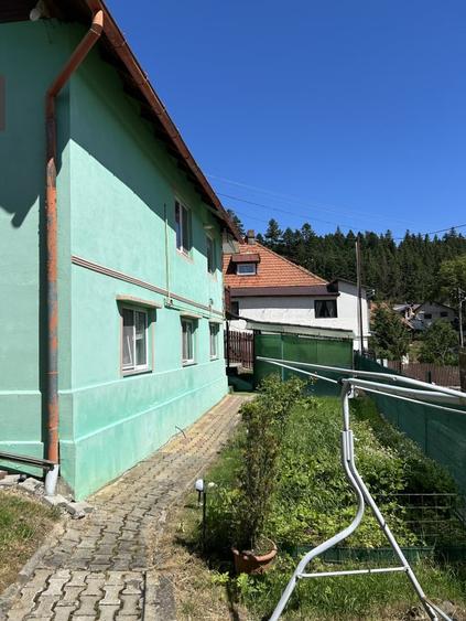 Casă individuală cu 5 camere cu Canalizare în Bușteni