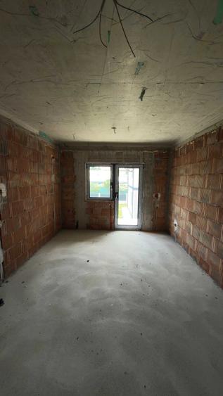 Apartament cu 2 camere decomandat în Valea Adâncă