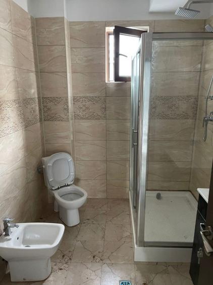 Casă cu 5 camere cu Teren 300 Mp în Mihai Bravu
