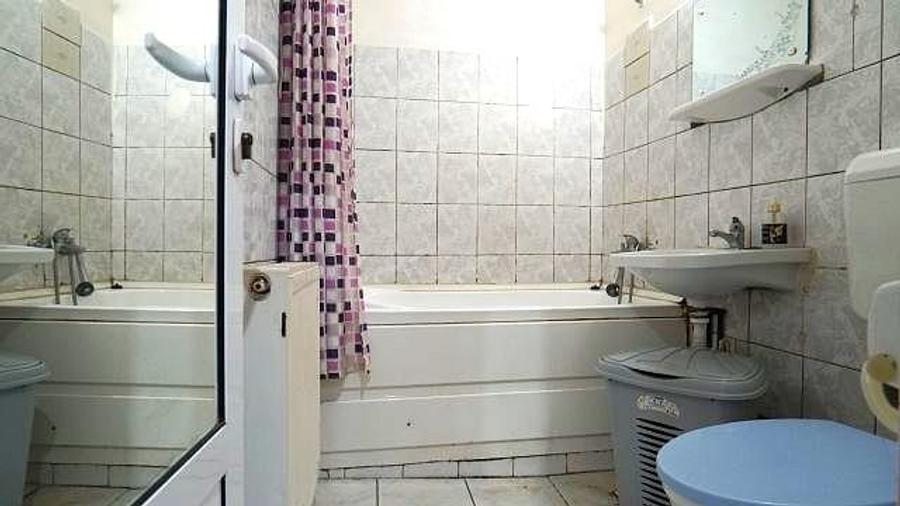 Apartament cu 2 camere semidecomandat în Micro 6