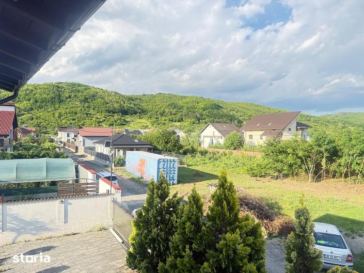 Casă cu 5 camere cu Teren 535 Mp în Aninoasa