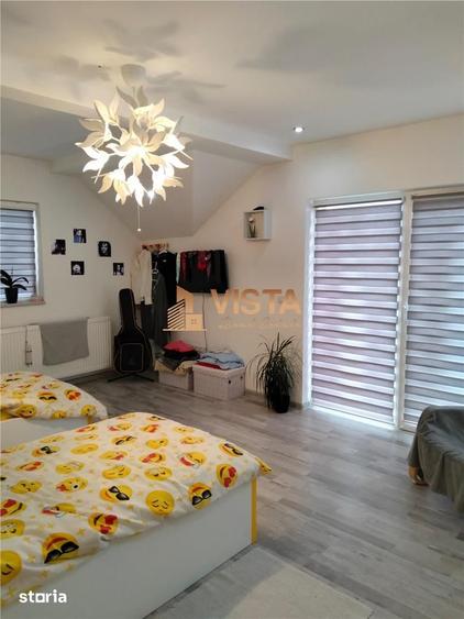 Casă cu 5 camere cu Teren 1000 Mp în Tractorul