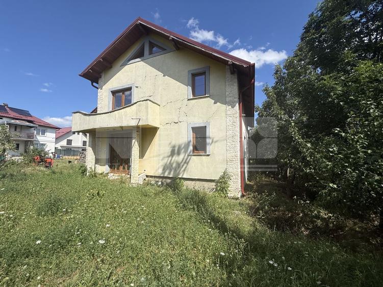 Casă individuală cu 5 camere cu Canalizare în Berchișești