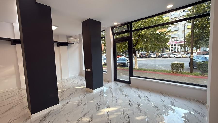 Spațiu comercial, de 62 mp, în Central
