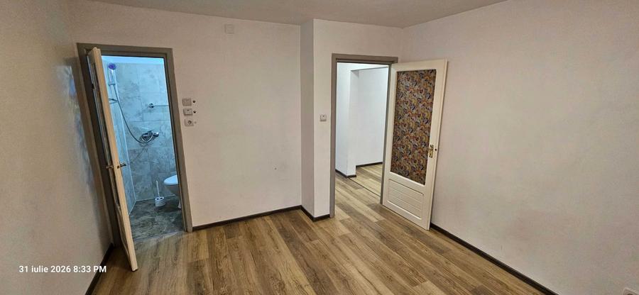 Apartament cu 3 camere decomandat în Craiter