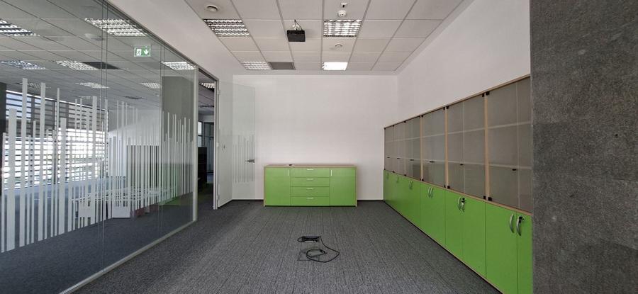 Birou, de 258 mp, în Central
