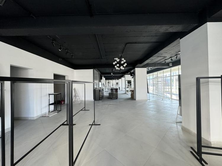 Spațiu comercial, de 185.5 mp, în Dâmbul Rotund