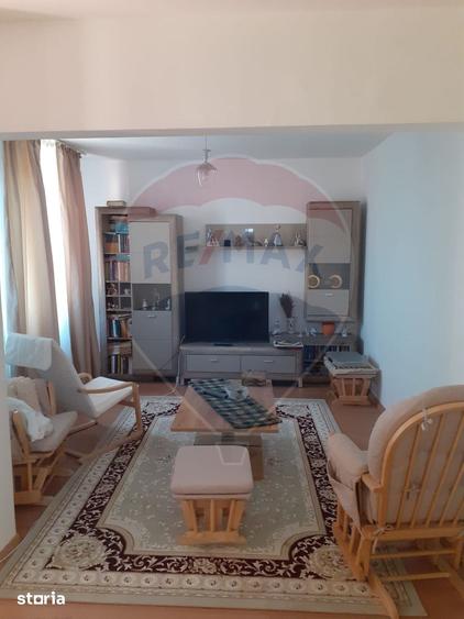 Casă cu 5 camere cu Teren 600 Mp în Tărtășești