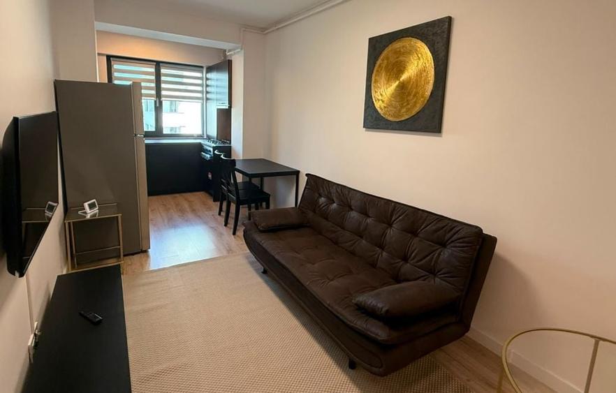 Apartament cu 2 camere semidecomandat, mobilat în Pipera