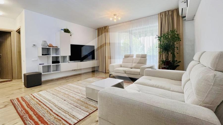Apartament cu 4 camere semidecomandat în Băneasa
